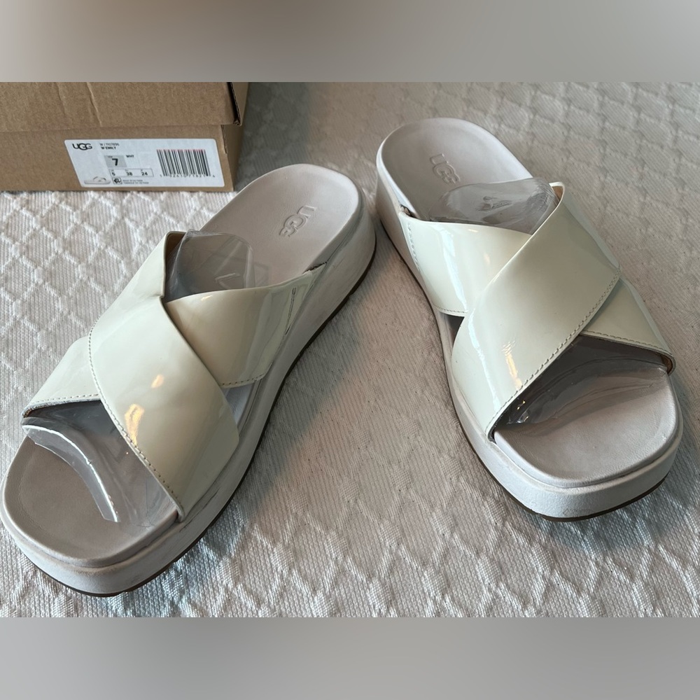 UGG slide
